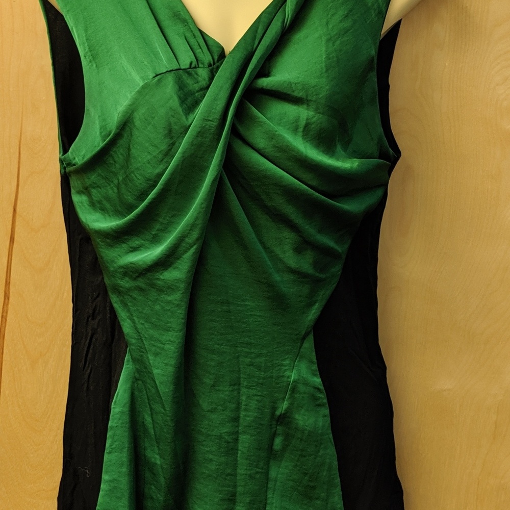 Vince Camuto sleeveless shirt emerald green Size M